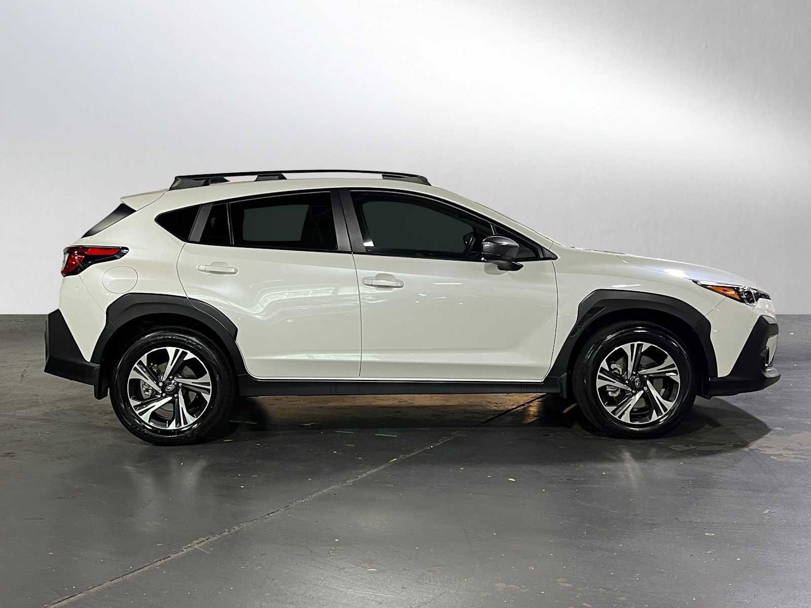 Used 2024 Subaru Crosstrek 2.0i Premium AWD/4WD image 2