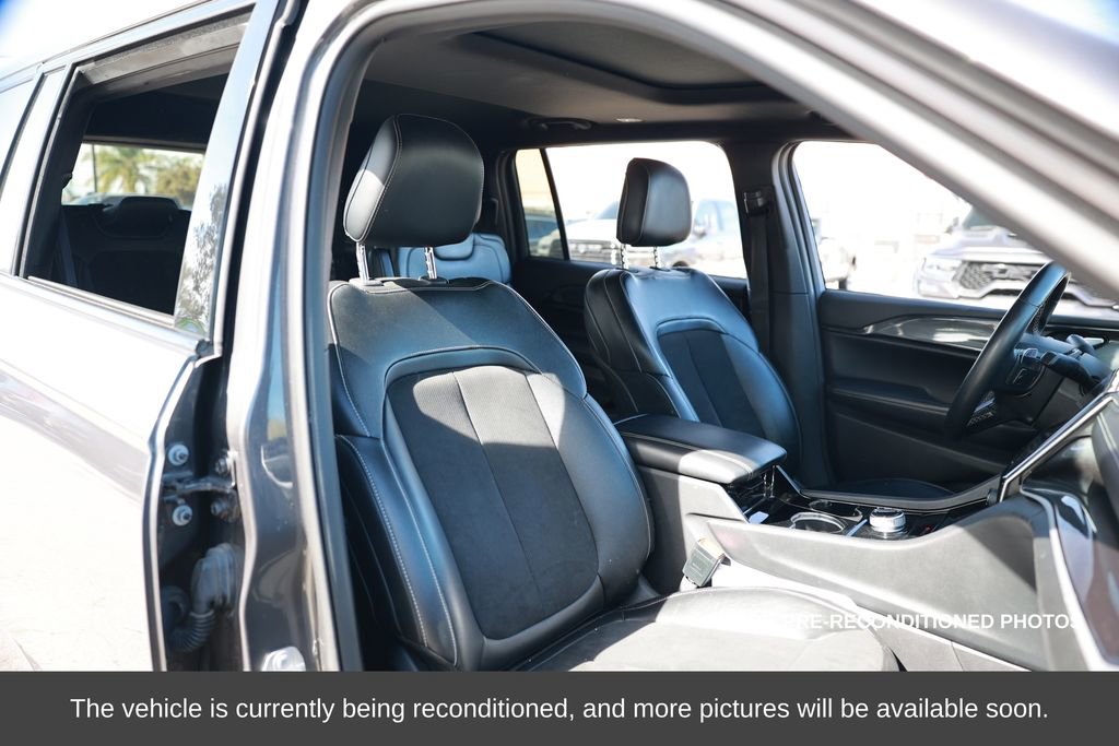Used 2022 Jeep Grand Cherokee L Laredo image 15