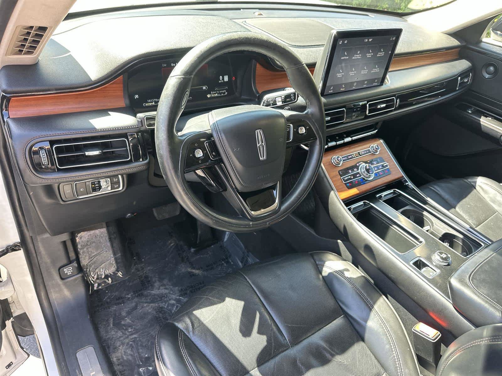 Used 2020 Lincoln Aviator Reserve w/ Equipment Group 201A image 2