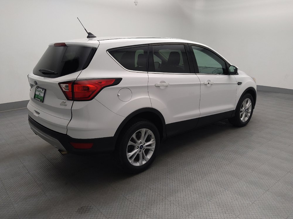 Used 2019 Ford Escape SE FWD image 10