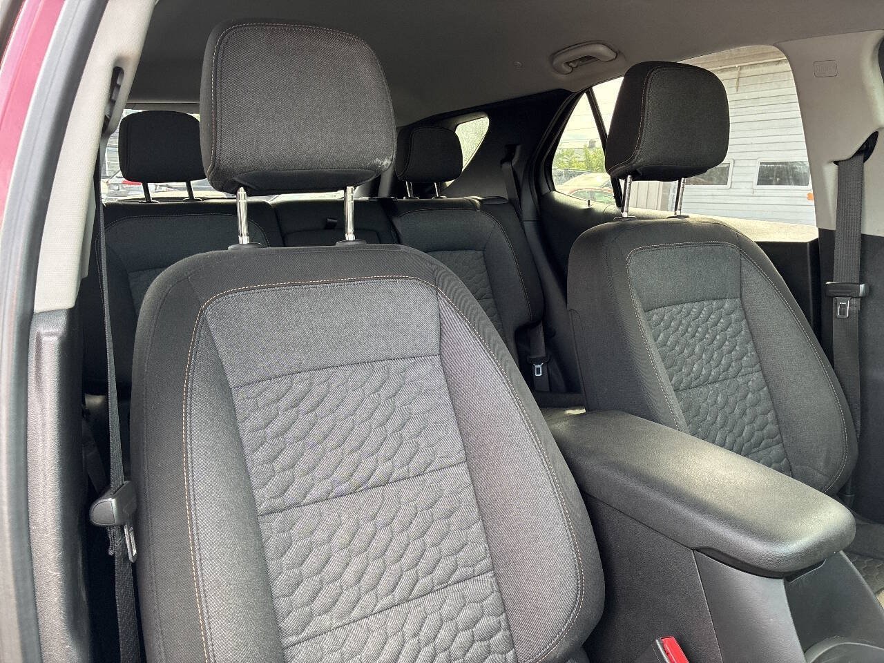 Used 2018 Chevrolet Equinox LT FWD image 14