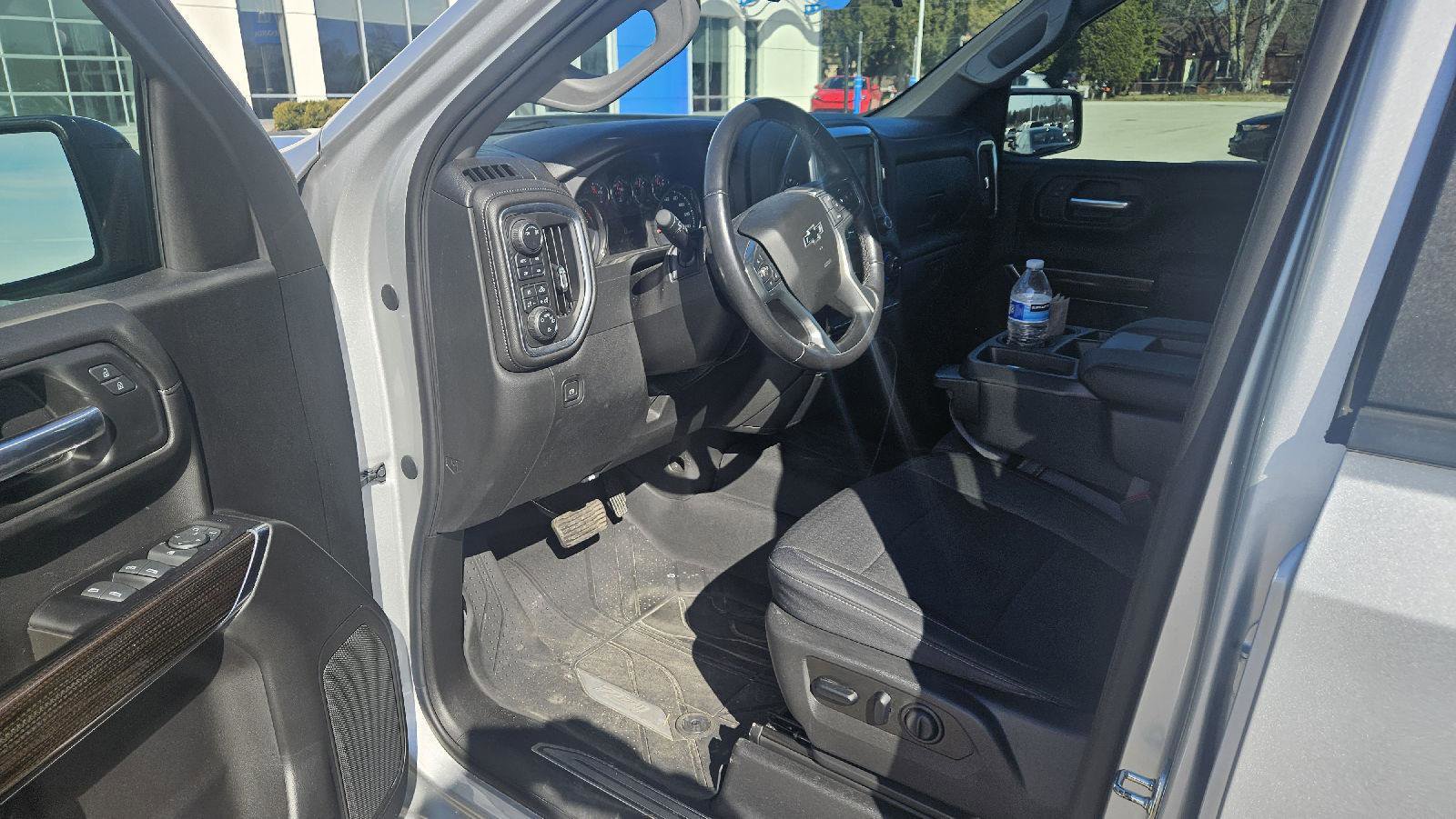 Used 2019 Chevrolet Silverado 1500 RST image 3