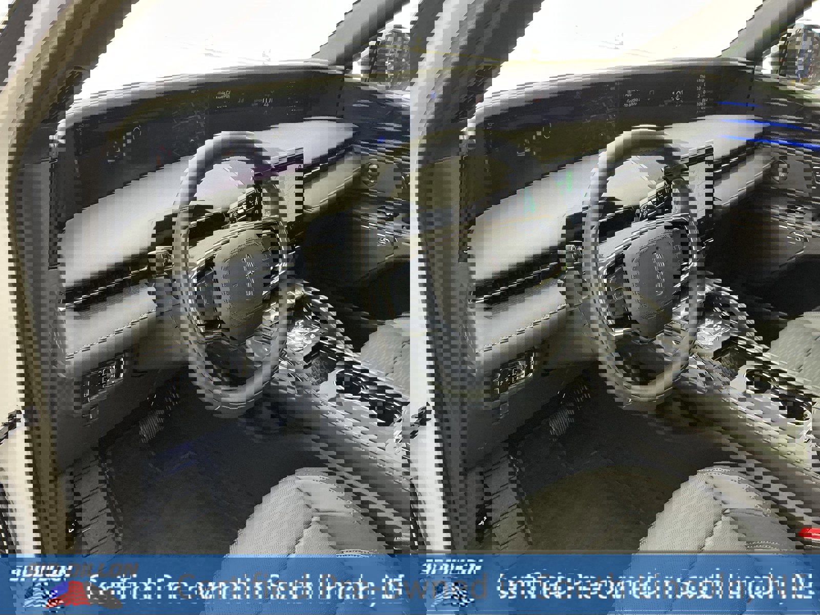 Used 2025 Lincoln Nautilus Reserve w/ Jet Appearance Package image 13