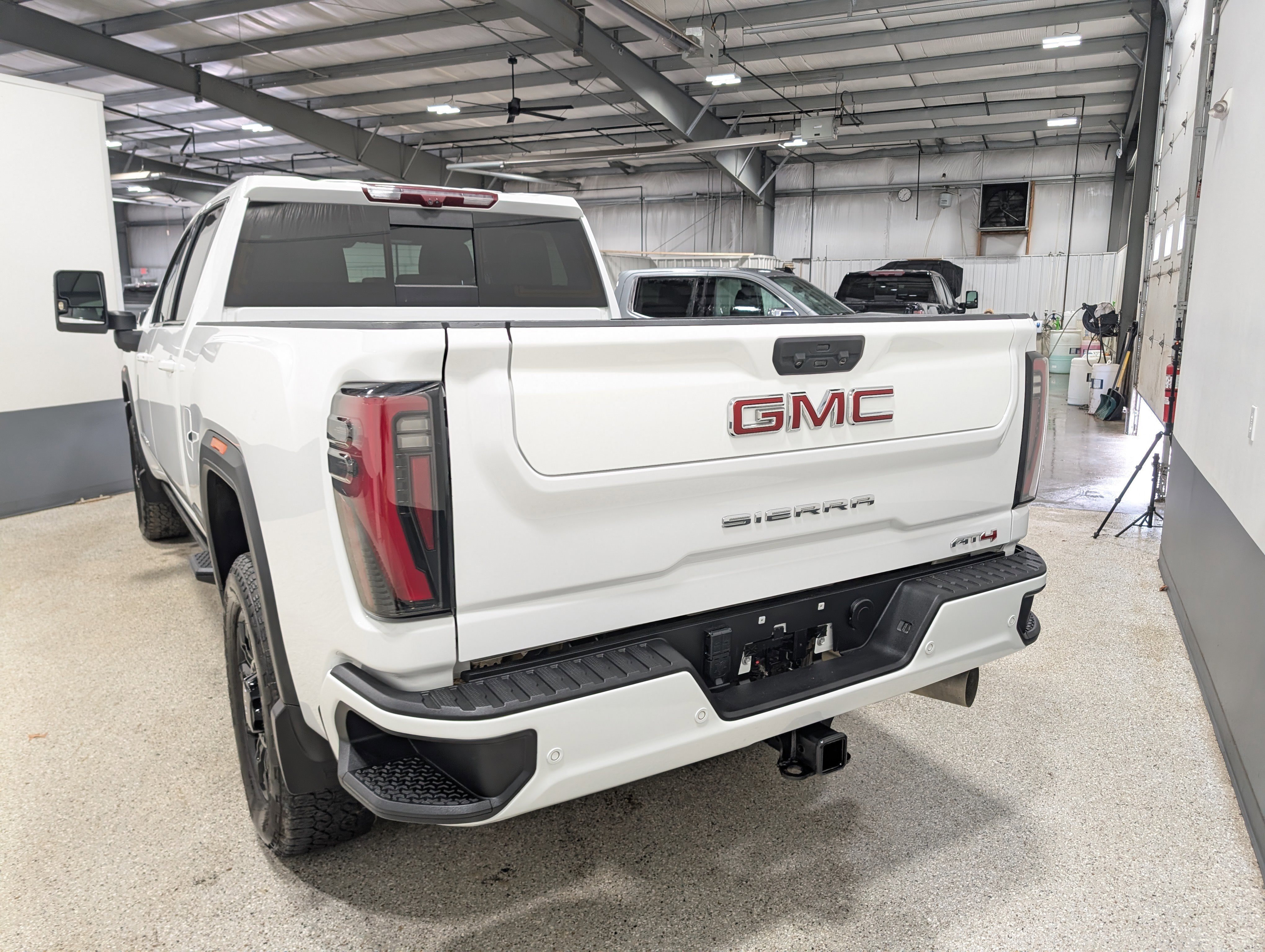 Used 2024 GMC Sierra 3500 AT4 w/ AT4 Premium Plus Package AWD/4WD image 4