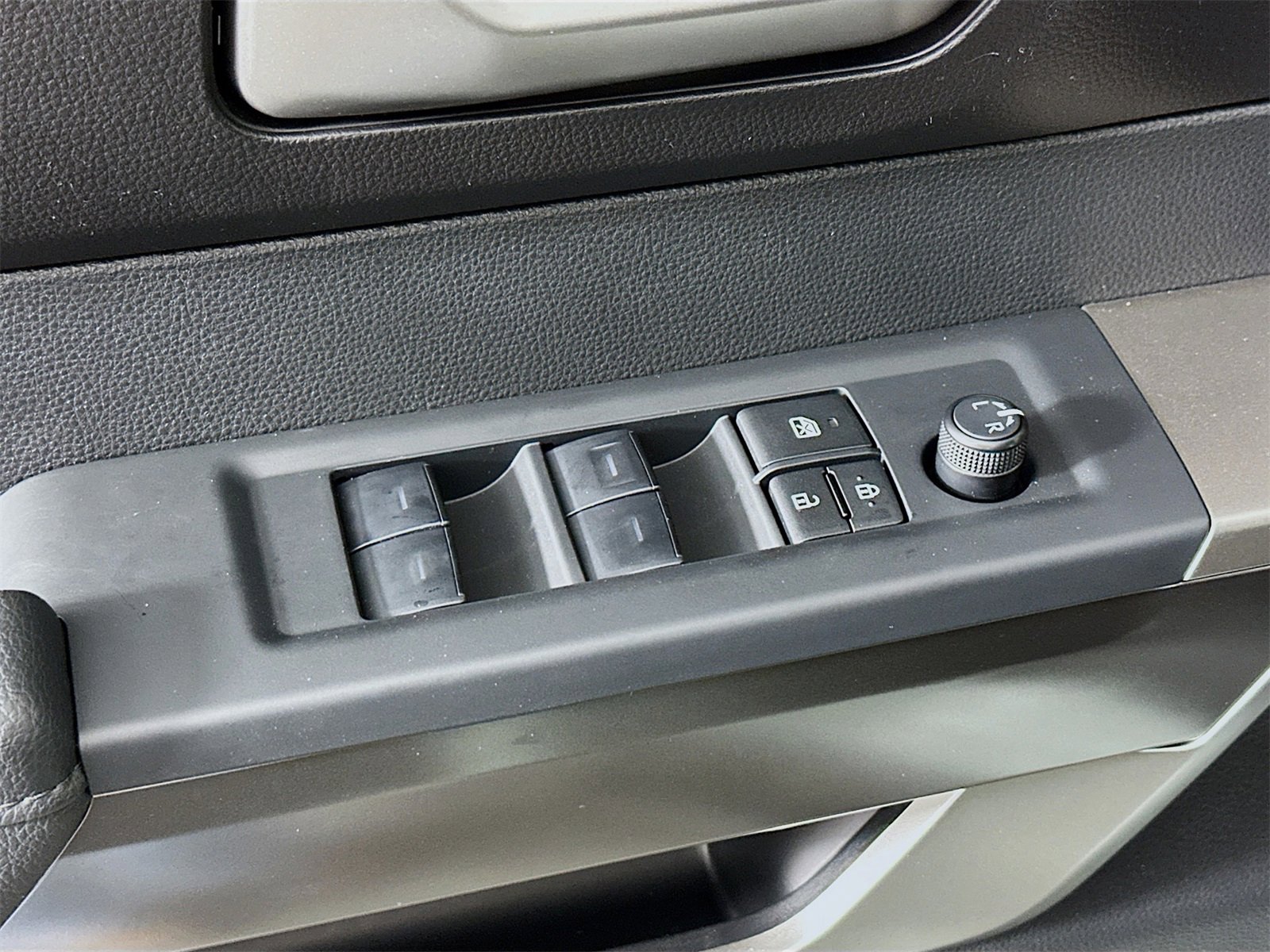 New 2026 Toyota Tundra SR5 image 18