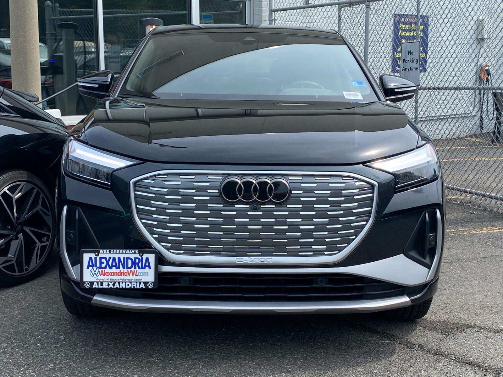 Used 2023 Audi Q4 e-tron Premium Plus w/ Premium Plus AWD/4WD image 3