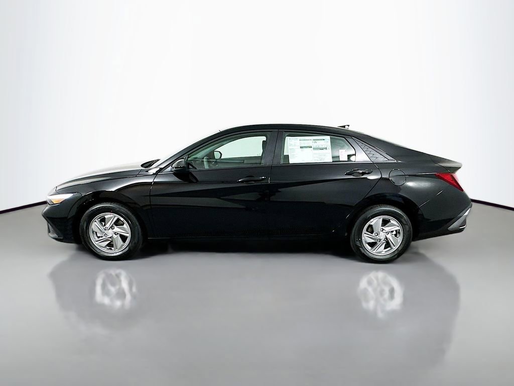 New 2026 Hyundai Elantra SE w/ Cargo Package image 8