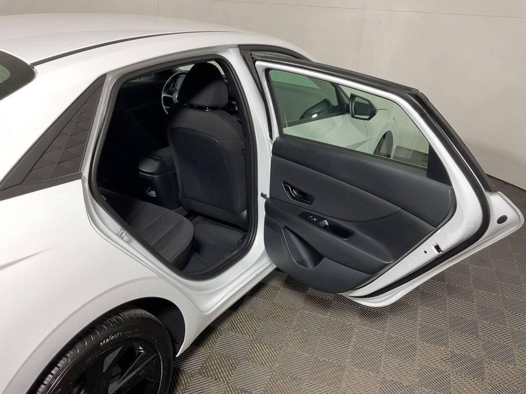 New 2026 Hyundai Elantra Sport FWD image 32