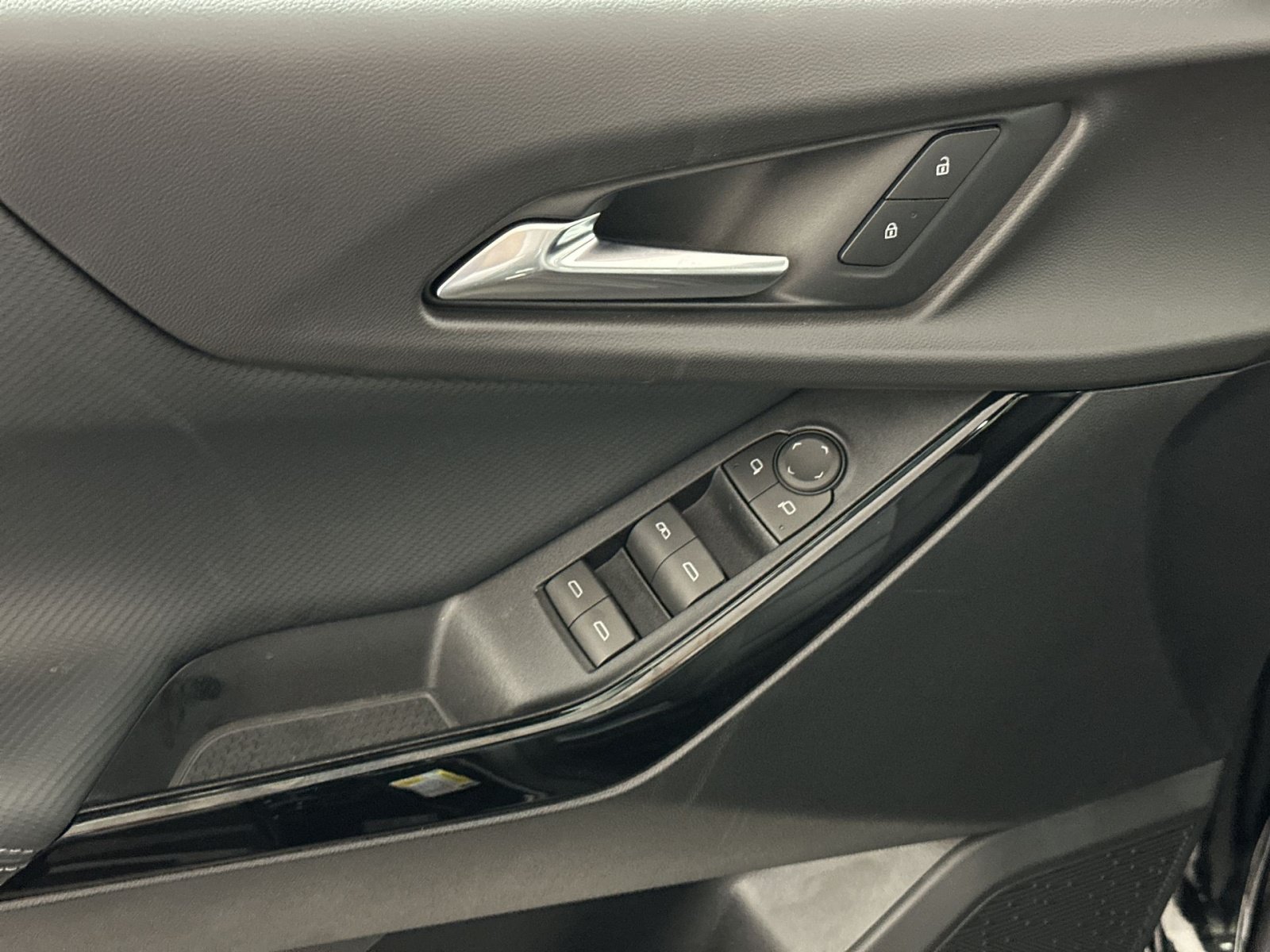 New 2027 Chevrolet Equinox LT FWD image 15