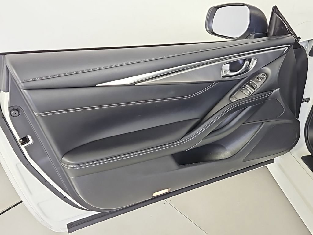 Used 2019 INFINITI Q60 3.0t w/ Cargo Package RWD image 11