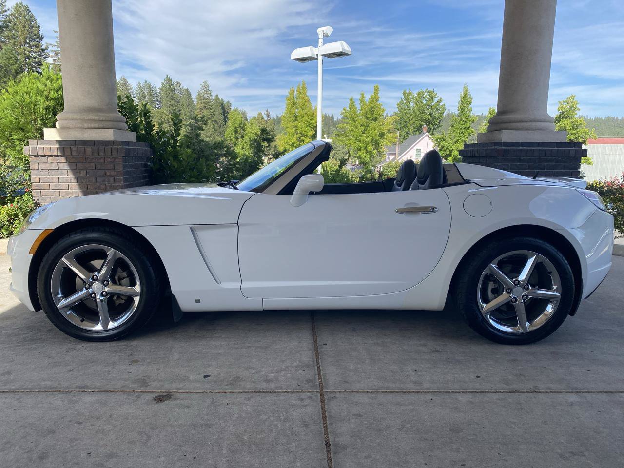 Used 2007 Saturn Sky w/ Premium Trim Pkg RWD image 2