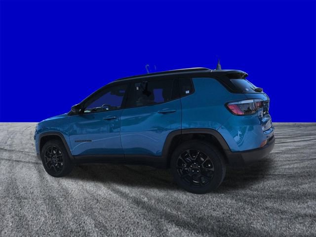 Used 2024 Jeep Compass Latitude w/ Altitude Special Edition image 6