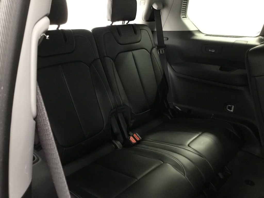 Used 2023 Jeep Grand Cherokee L Limited w/ Trailer Tow Group (B) AWD/4WD image 20