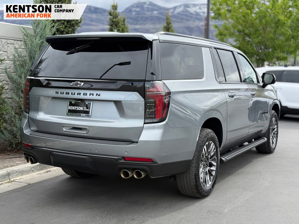 Used 2025 Chevrolet Suburban Z71 AWD/4WD image 9