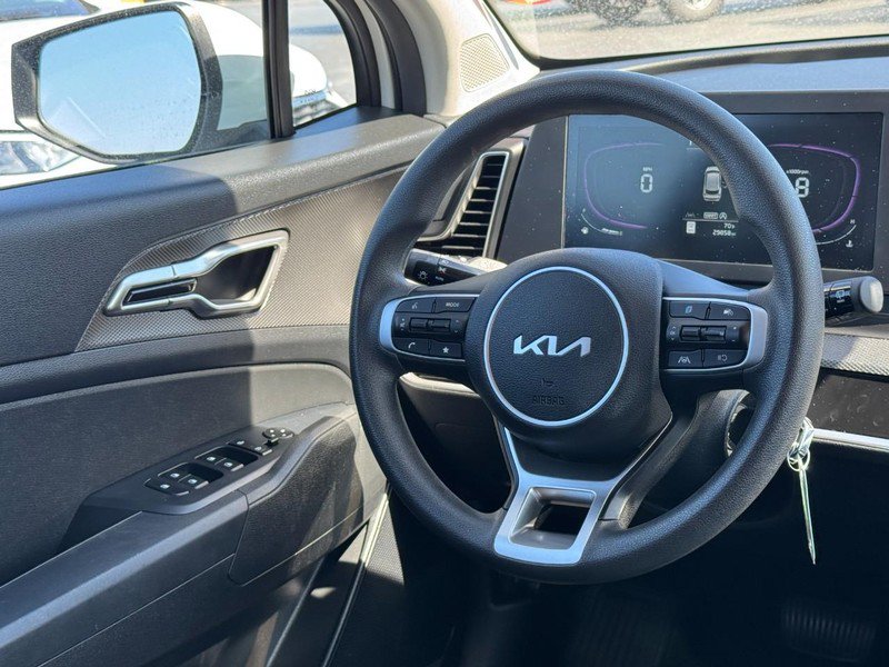 Used 2023 Kia Sportage LX AWD/4WD image 12