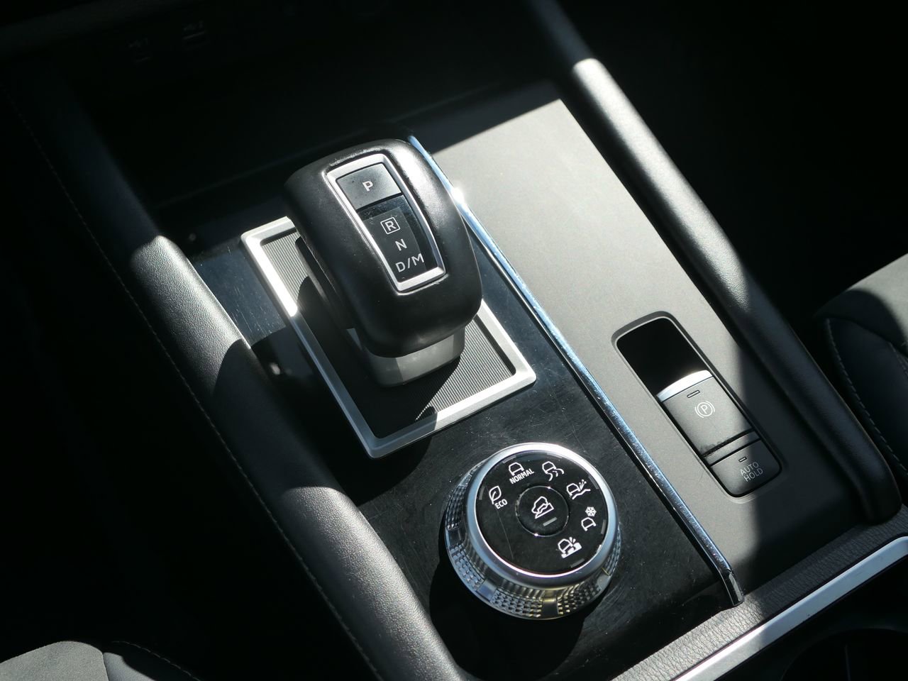 Used 2024 Mitsubishi Outlander SE image 23