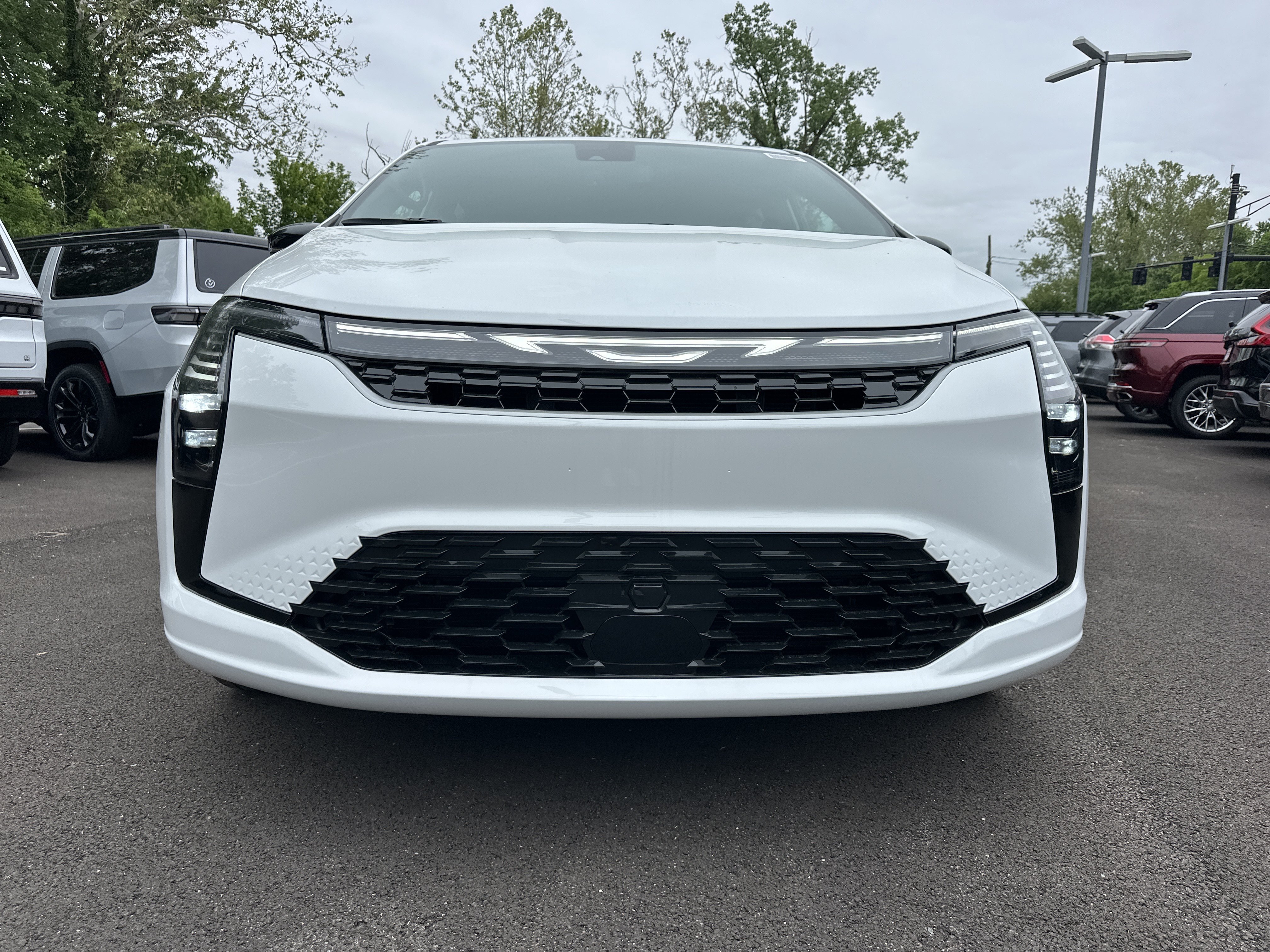 New 2027 Chrysler Pacifica Select AWD/4WD image 20
