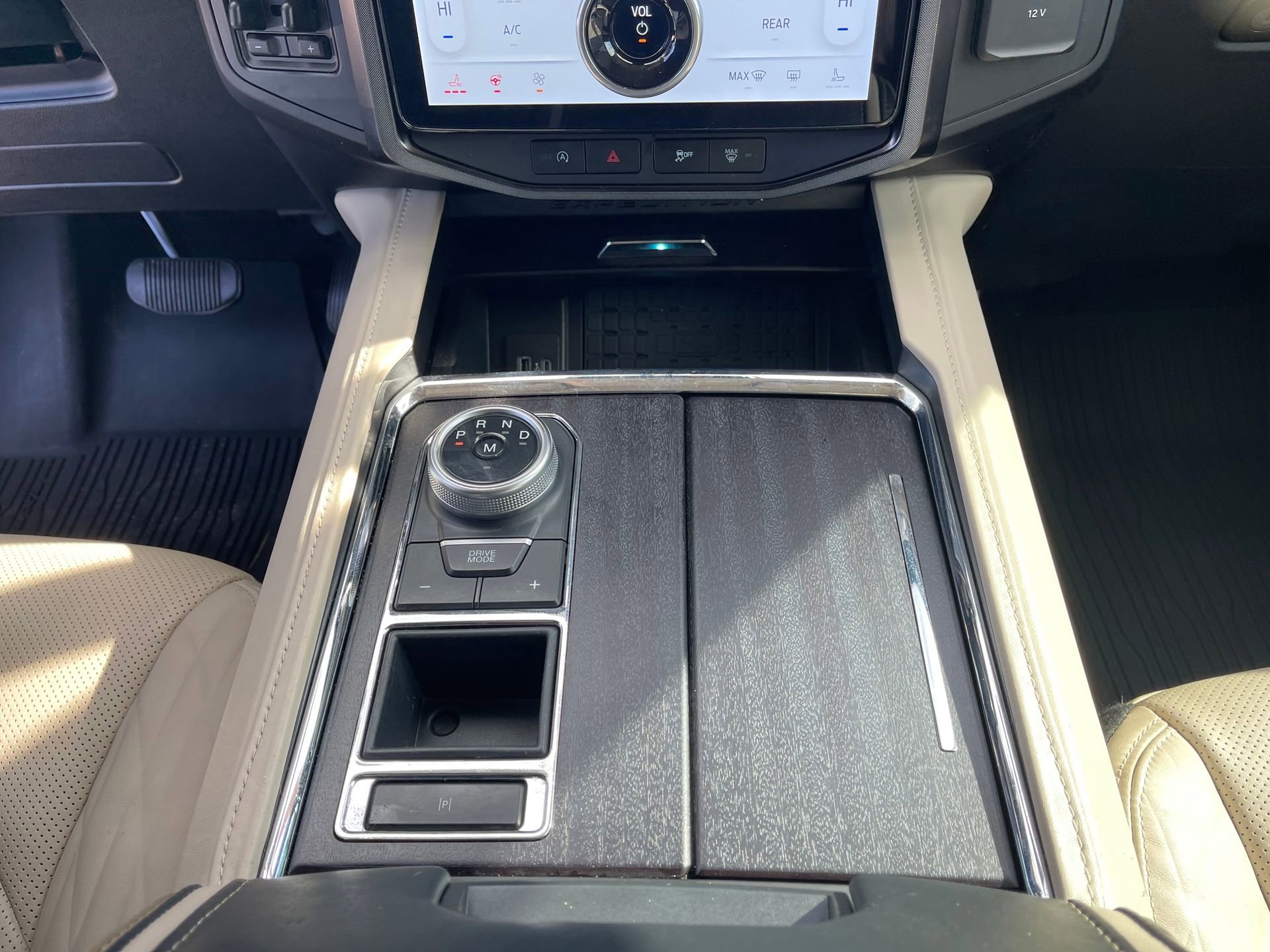 Used 2023 Ford Expedition Max Platinum image 18