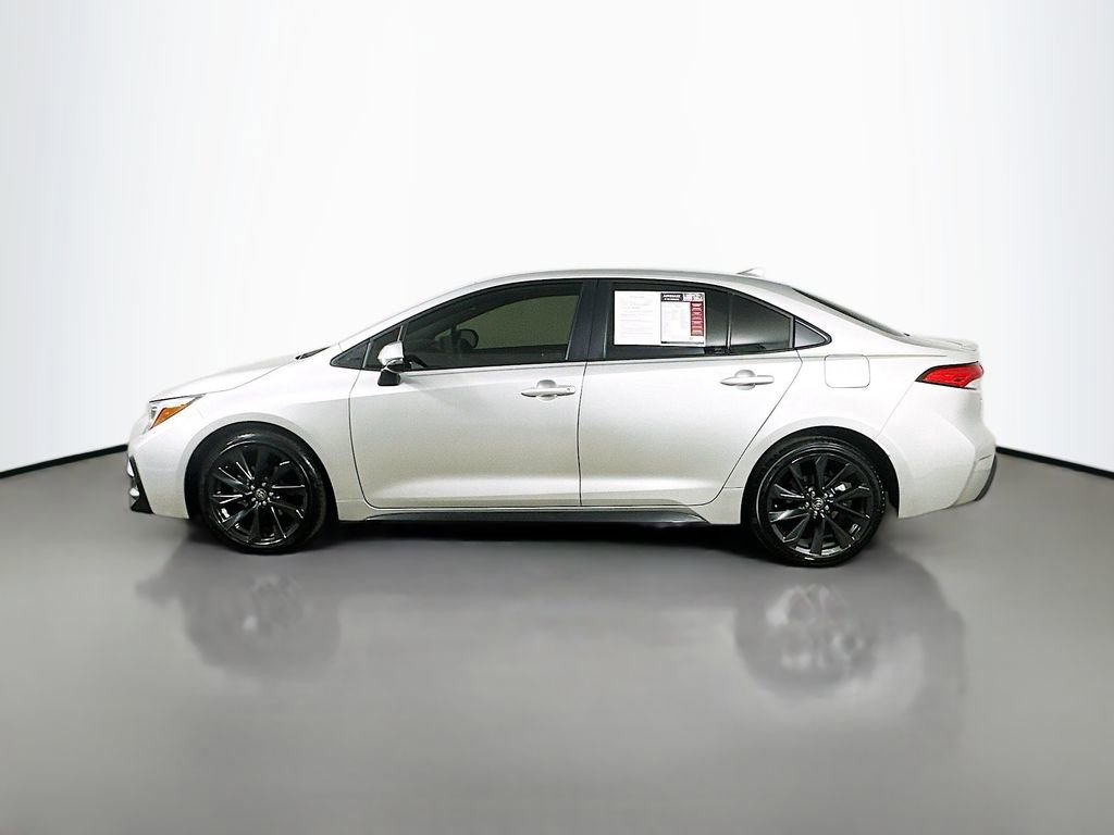 Used 2023 Toyota Corolla SE FWD image 5