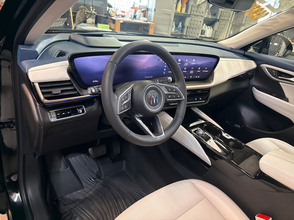 Certified 2025 Buick Envision Avenir image 18