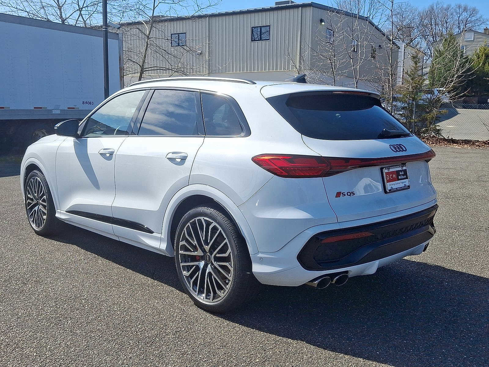 New 2025 Audi SQ5 Prestige image 12