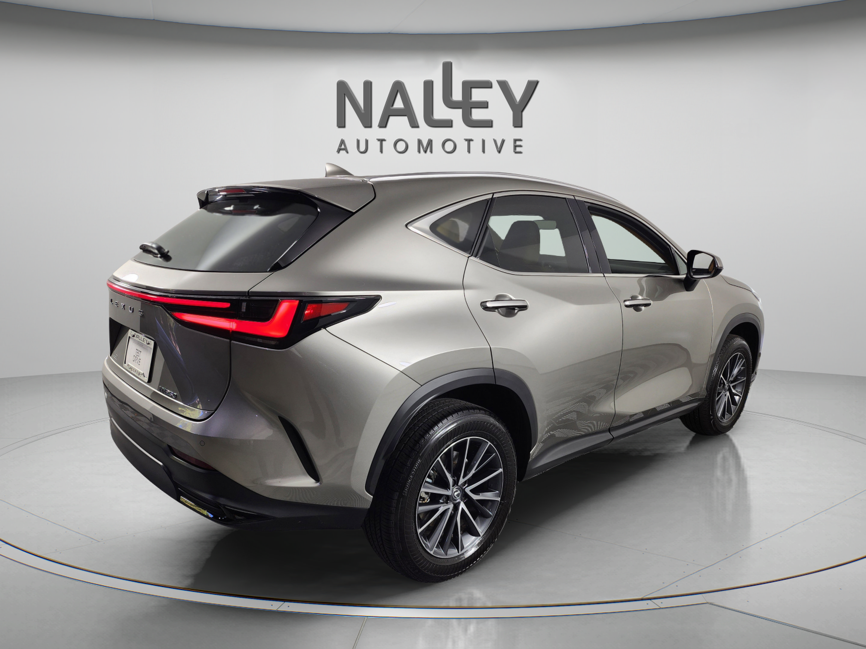 Certified 2025 Lexus NX 250 FWD w/ Towing Package (2000 Lbs) image 6