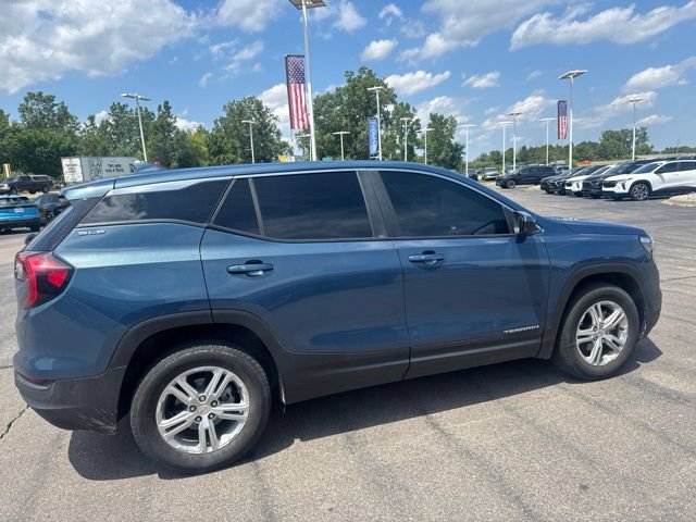Used 2024 GMC Terrain SLE AWD/4WD image 4