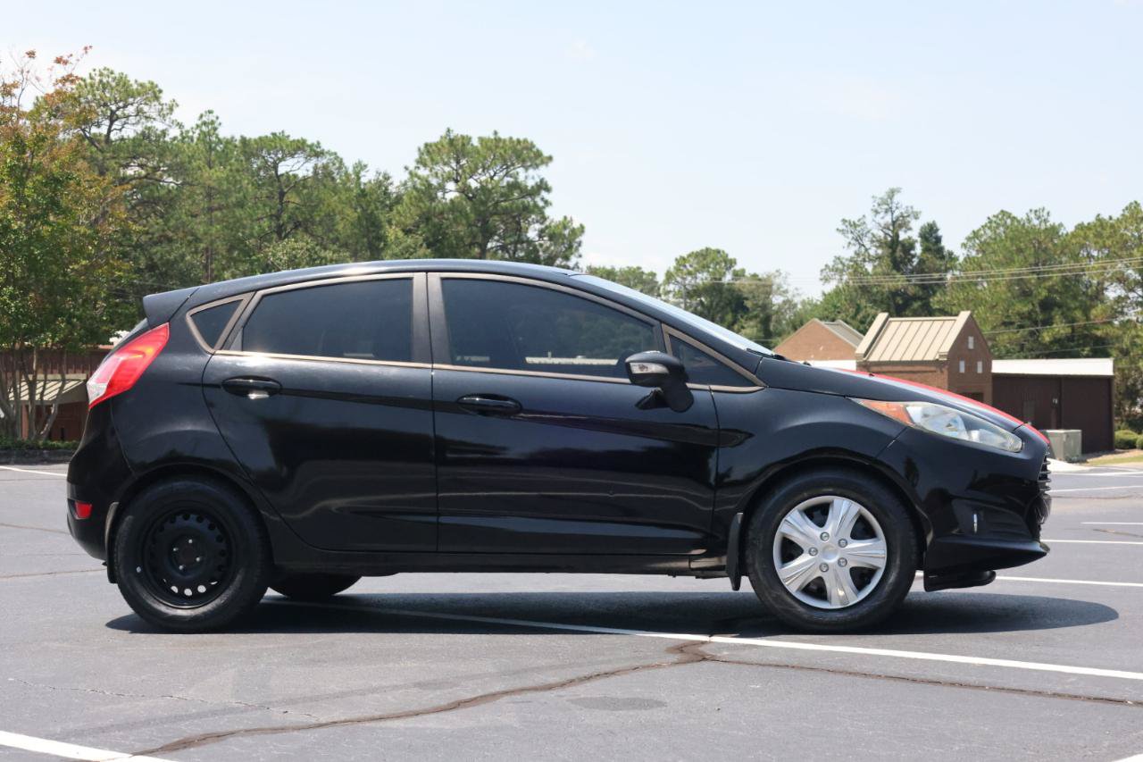 Used 2014 Ford Fiesta SE w/ Exterior Protection Package FWD image 5