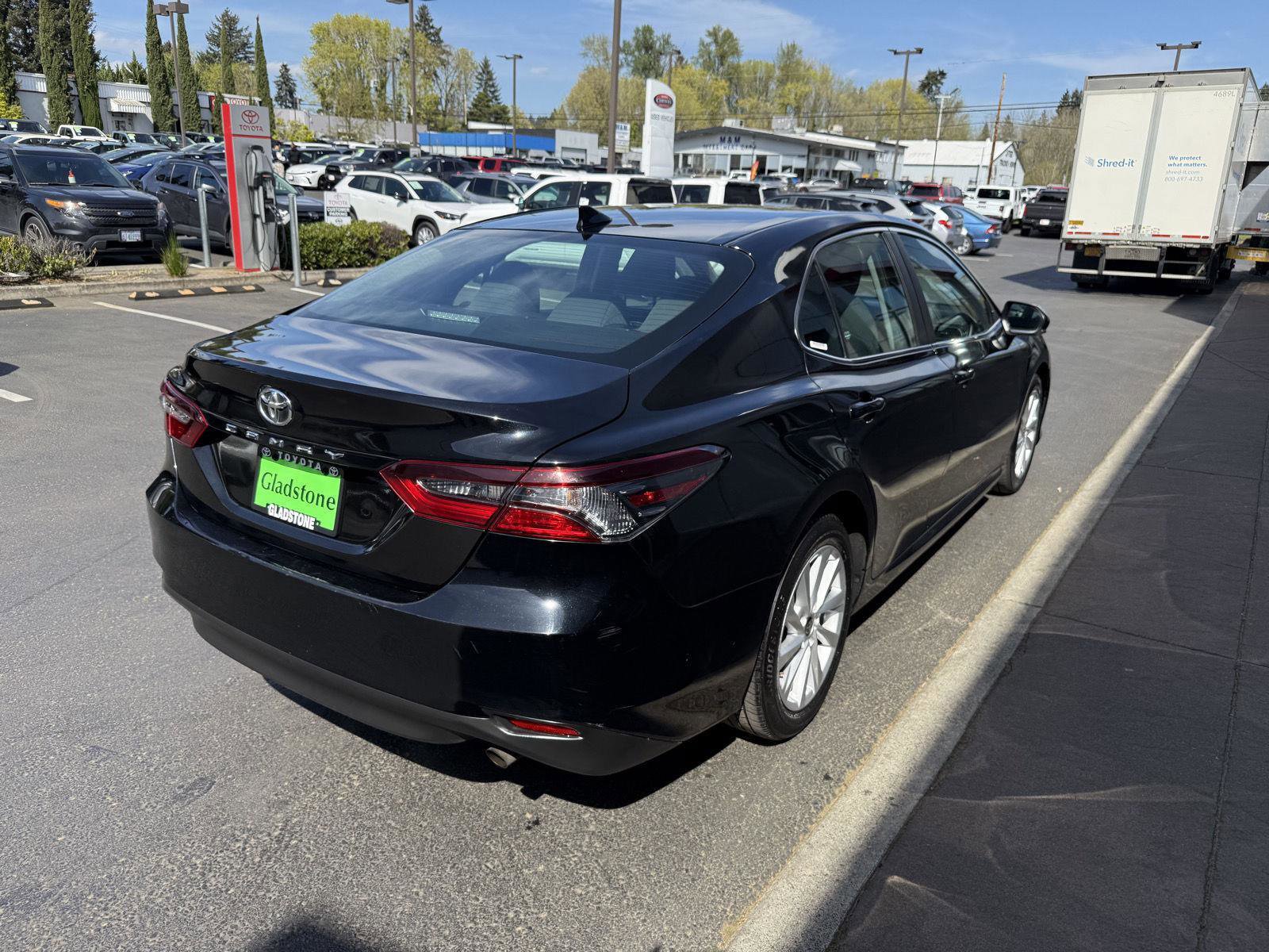 Used 2024 Toyota Camry LE FWD image 6