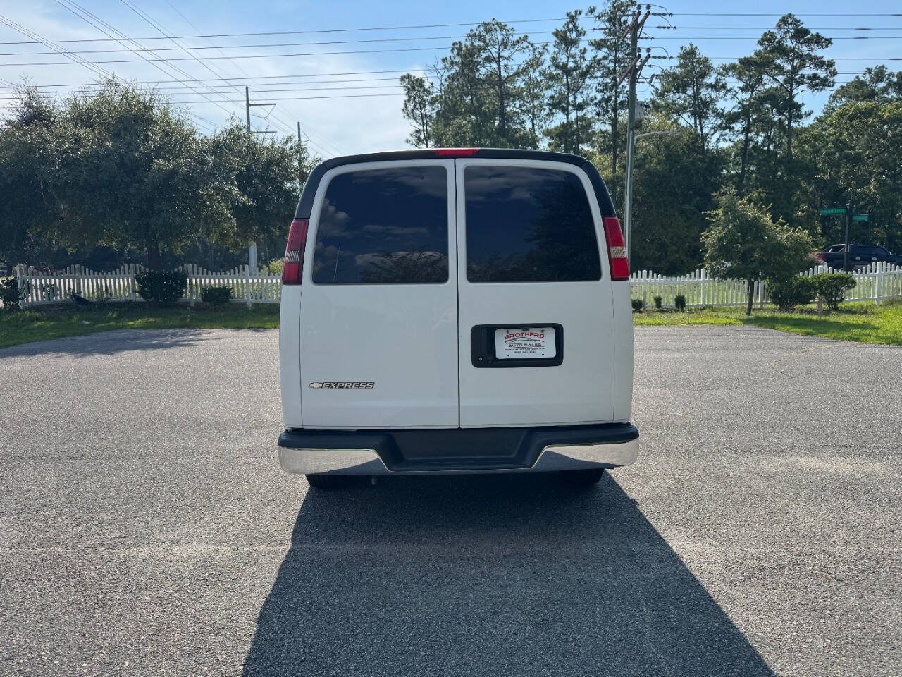 Used 2018 Chevrolet Express 3500 LT w/ LT Preferred Equipment Group RWD image 32