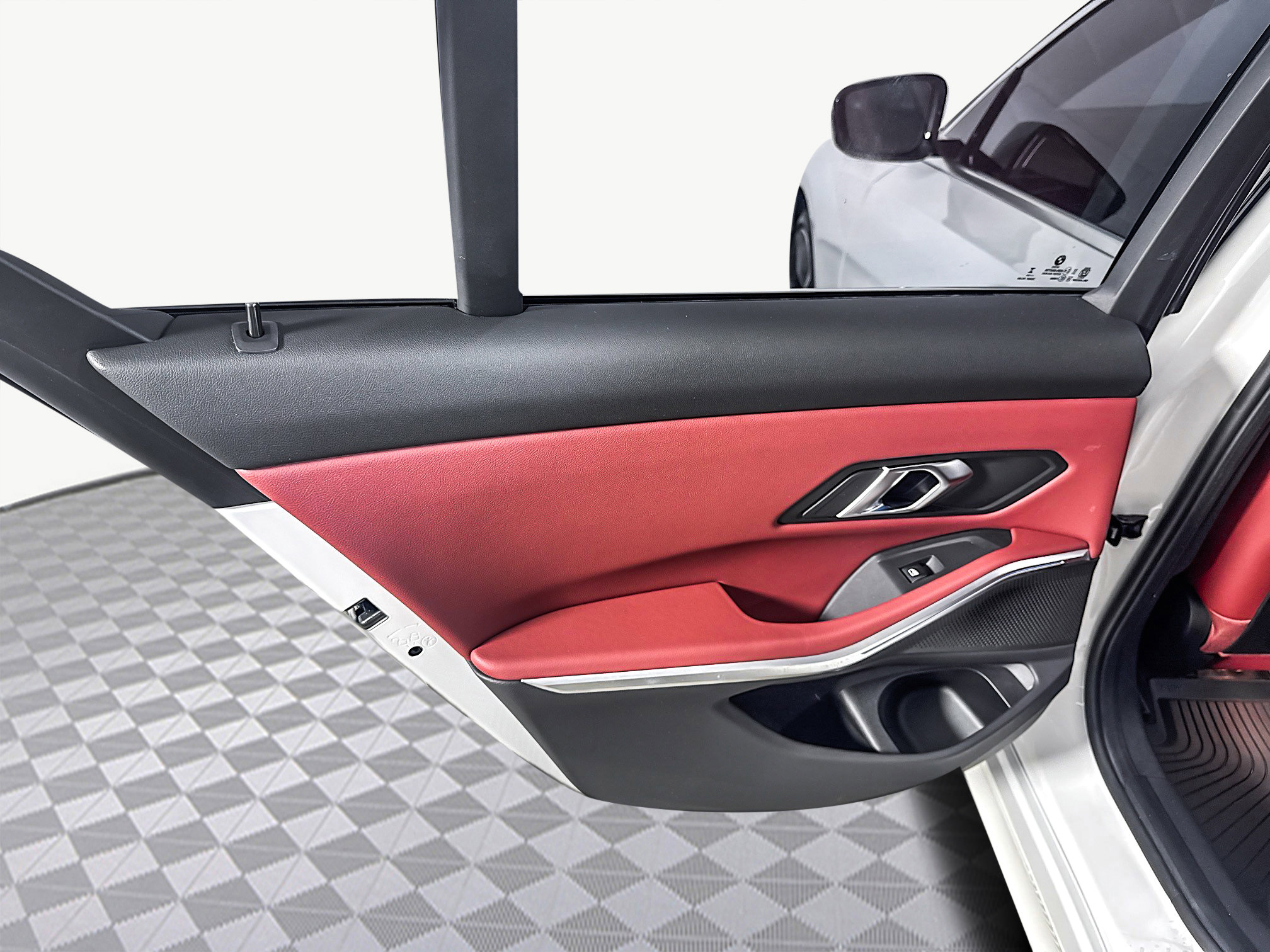 Used 2024 BMW 330i Sedan w/ Convenience Package image 26