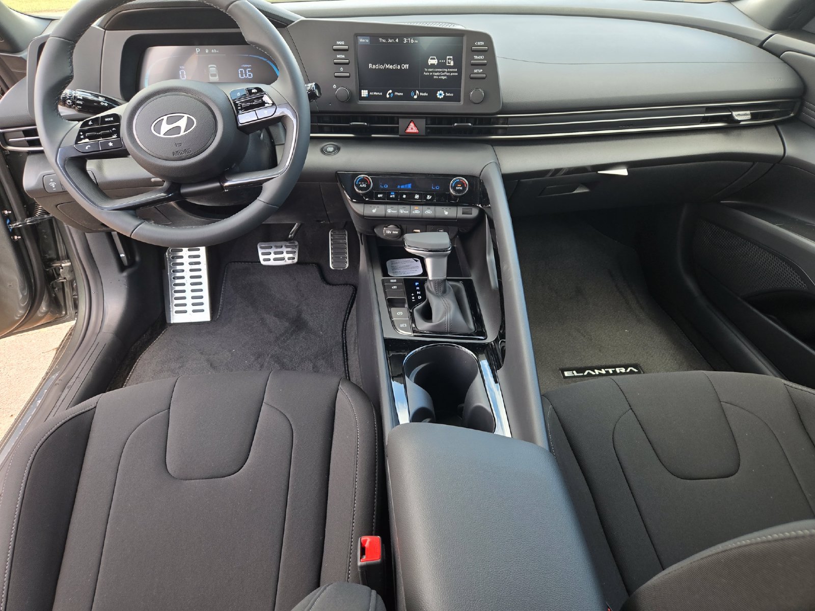 New 2026 Hyundai Elantra SEL Sport Premium FWD image 8