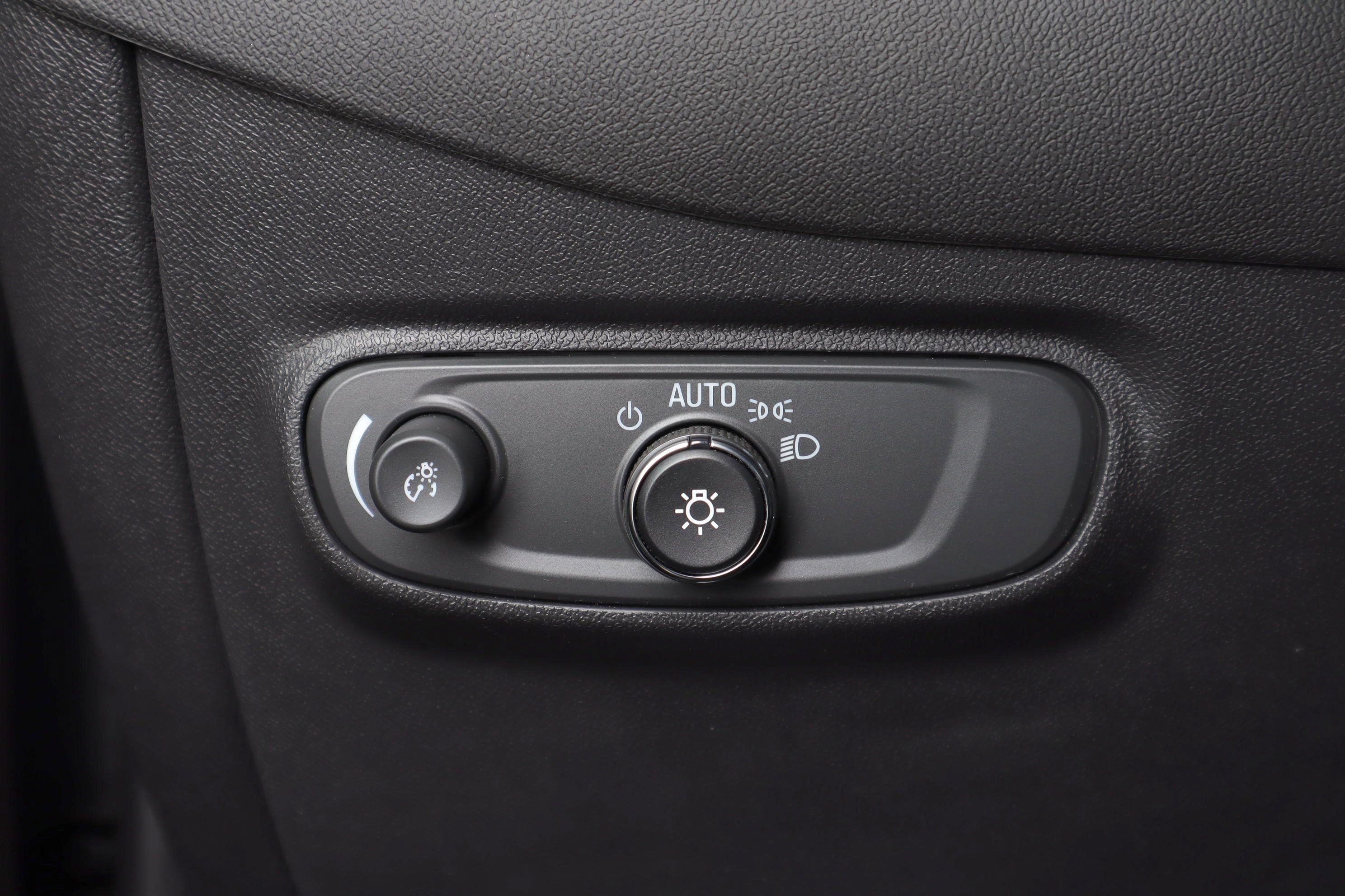 Used 2024 Chevrolet Equinox LT FWD image 24