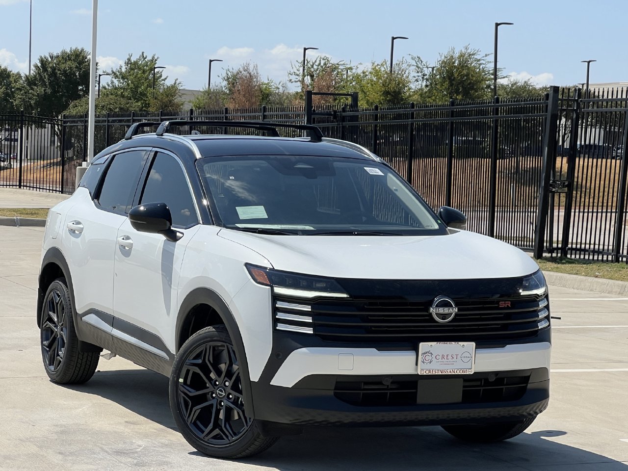 New 2027 Nissan Kicks SR FWD image 2