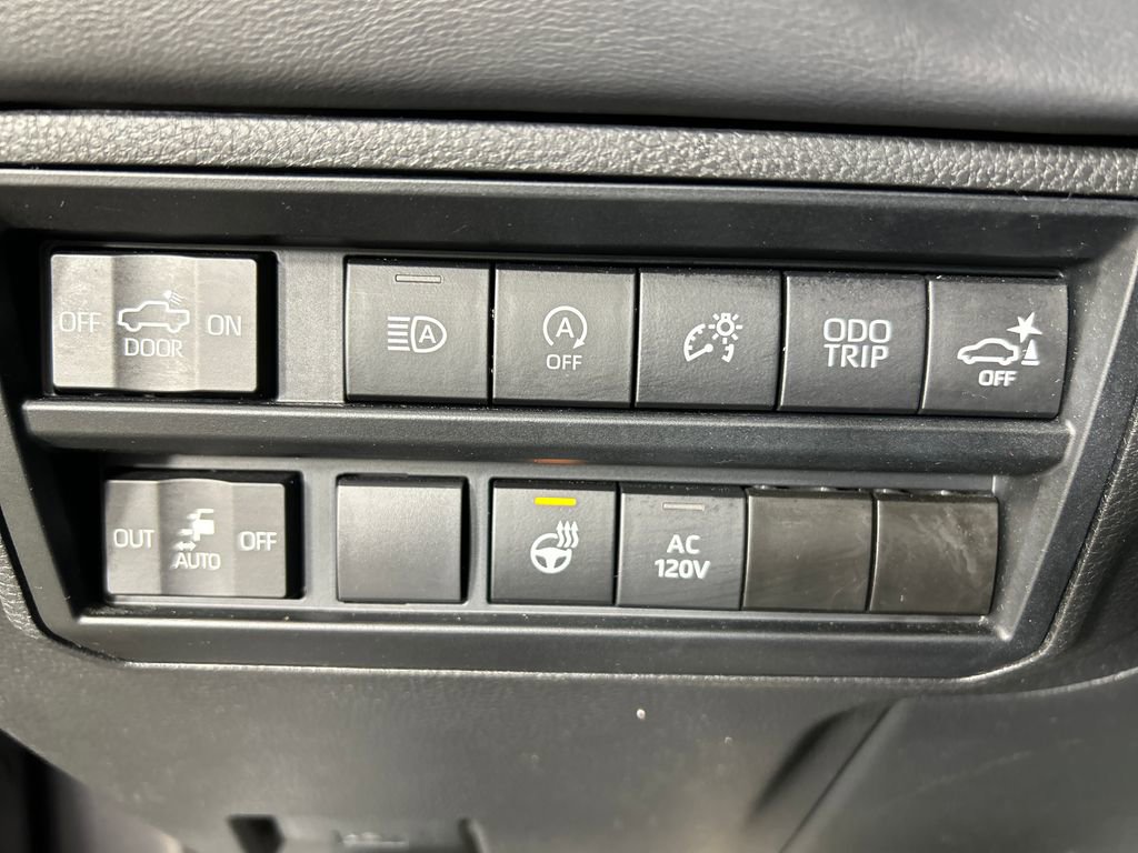 Used 2022 Toyota Tundra Platinum w/ Advanced Package AWD/4WD image 15