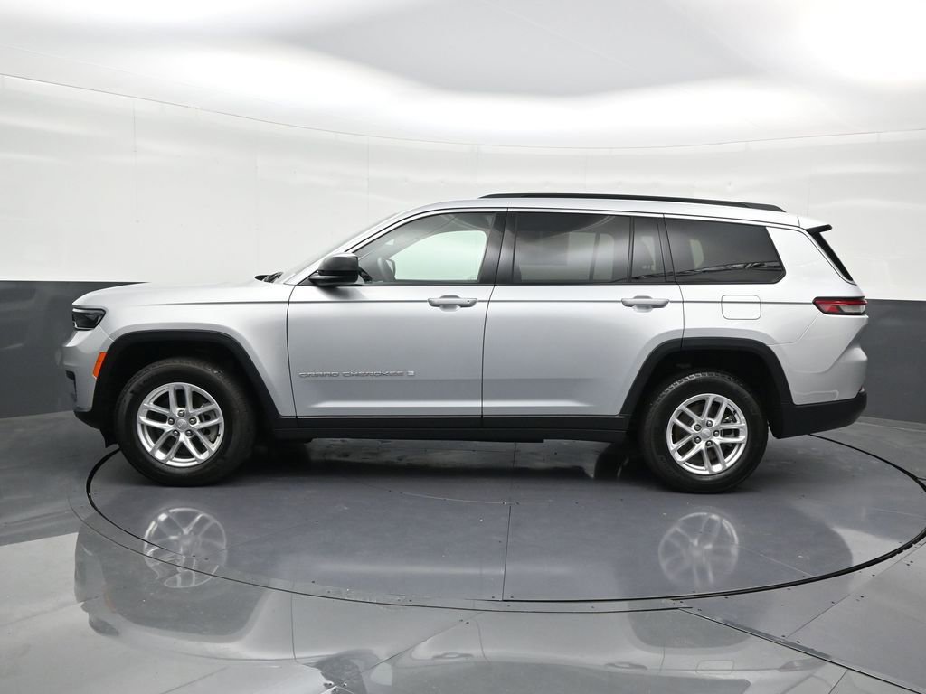 Used 2025 Jeep Grand Cherokee L Laredo image 2