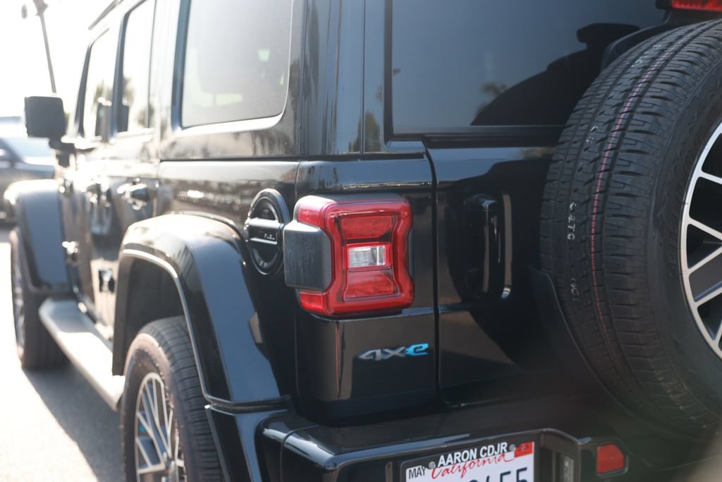 Used 2023 Jeep Wrangler Unlimited Sahara AWD/4WD image 13