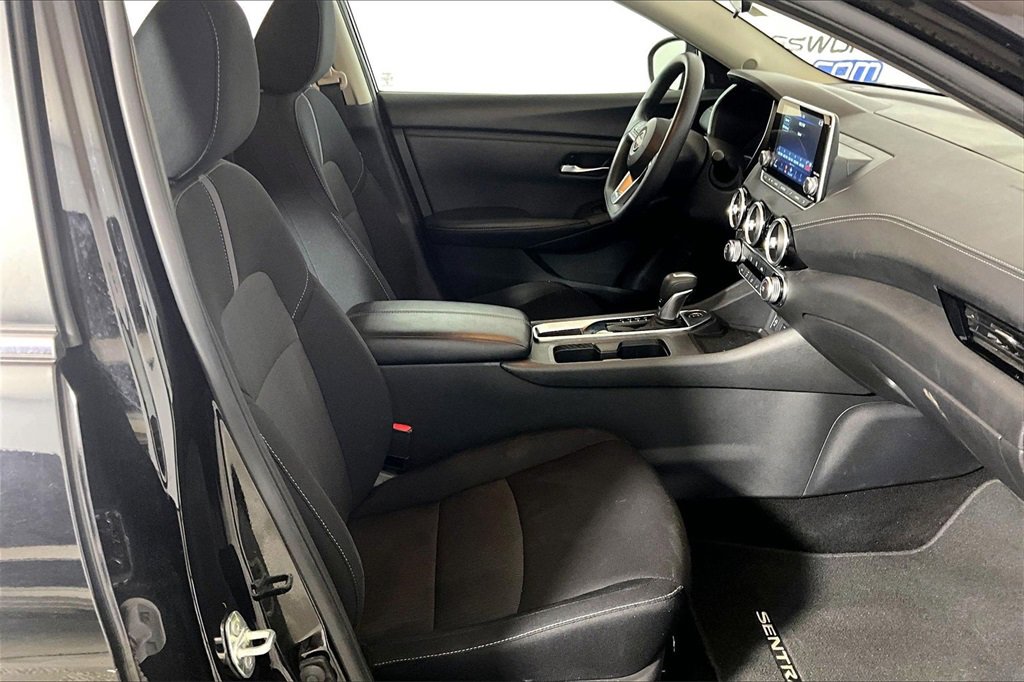 Used 2024 Nissan Sentra SV image 6