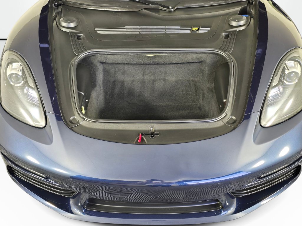 Used 2018 Porsche 718 Cayman RWD image 11