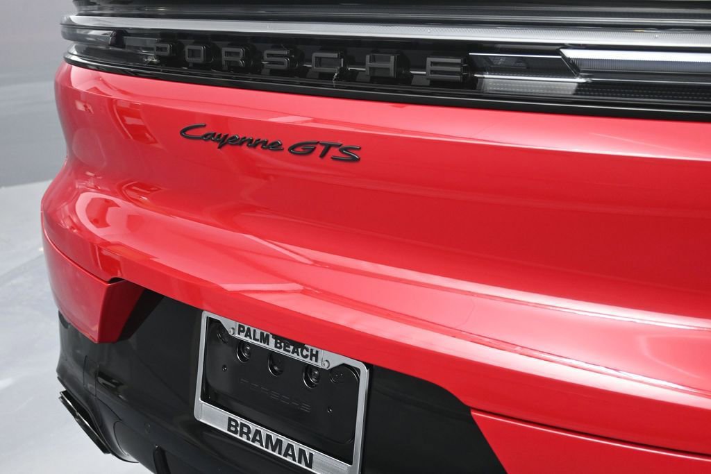 Certified 2026 Porsche Cayenne GTS AWD/4WD image 33