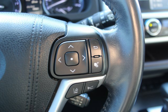 Used 2018 Toyota Highlander SE image 14