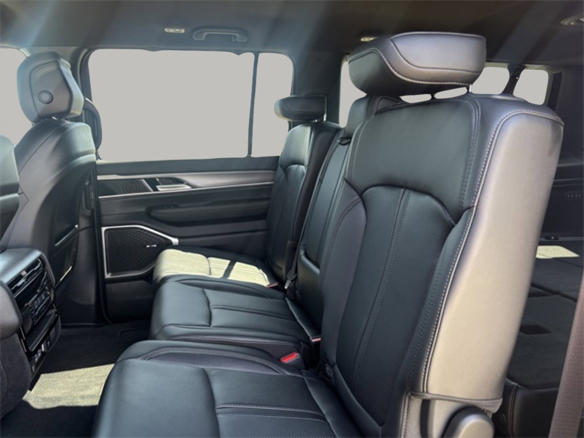 New 2025 Jeep Wagoneer L 4WD w/ Convenience Group I image 23