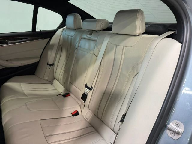 Used 2018 BMW 540i w/ M Sport Package RWD image 26
