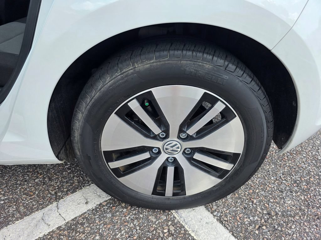 Used 2016 Volkswagen e-Golf SE w/ DC Fast Charging Package FWD image 26