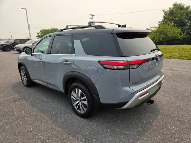 Used 2024 Nissan Pathfinder SL AWD/4WD image 13