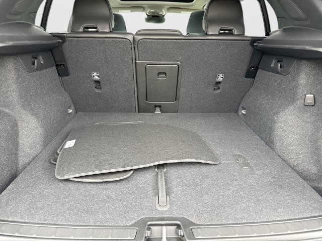 Certified 2025 Volvo XC40 B5 Ultra AWD/4WD image 25
