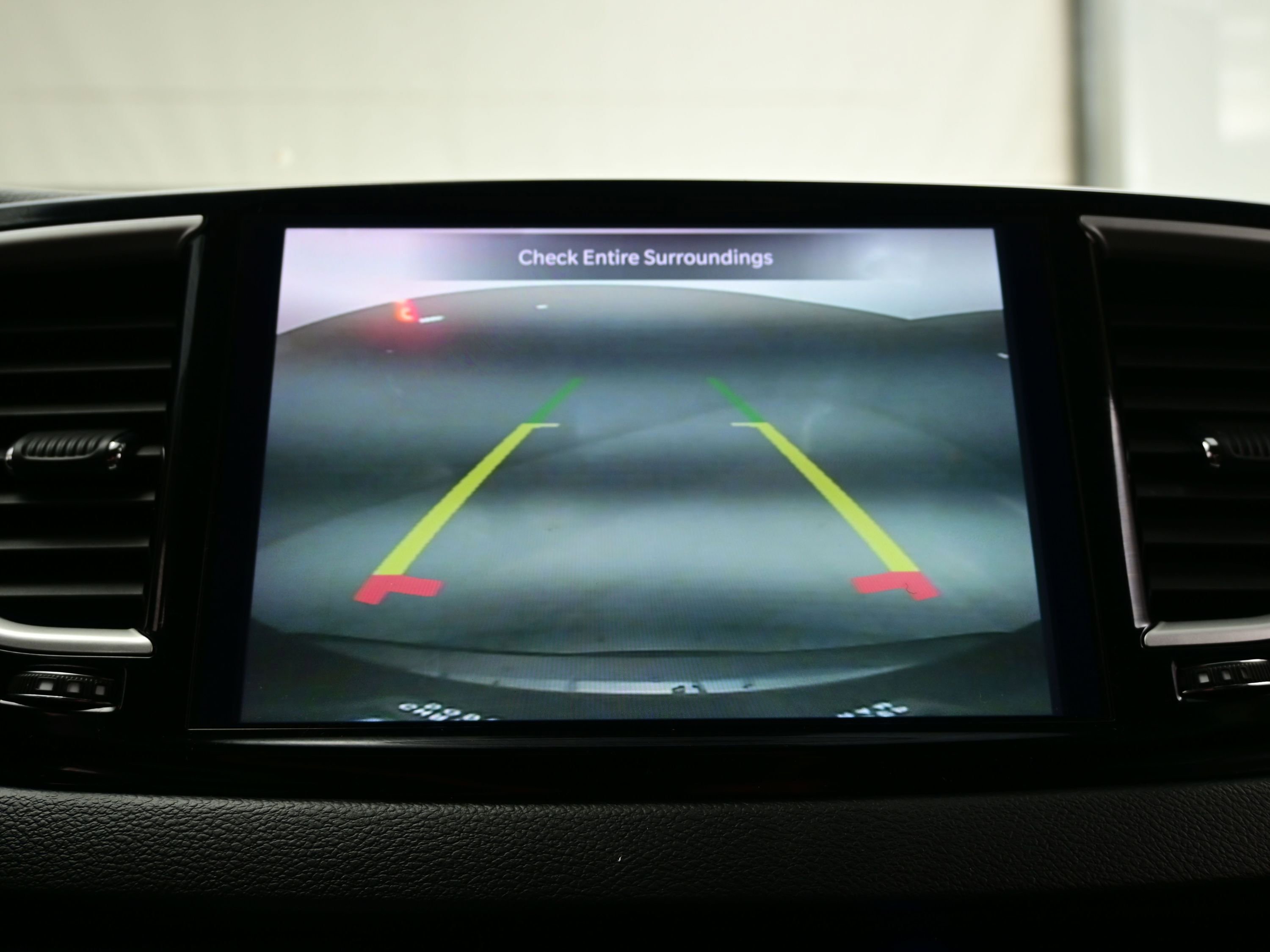 Used 2022 Chrysler Pacifica Touring-L image 19