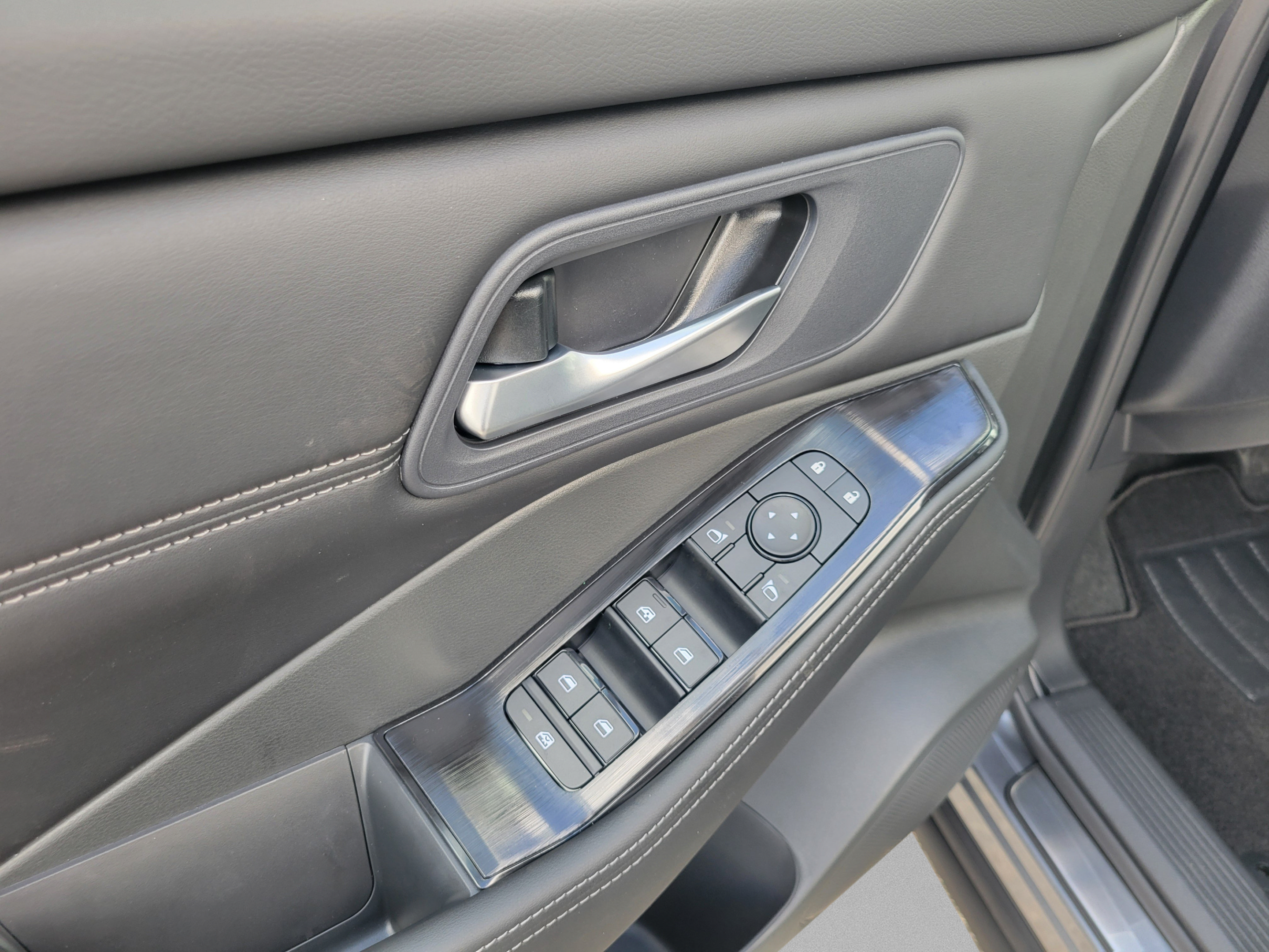 New 2026 Nissan Rogue Dark Armor FWD image 15