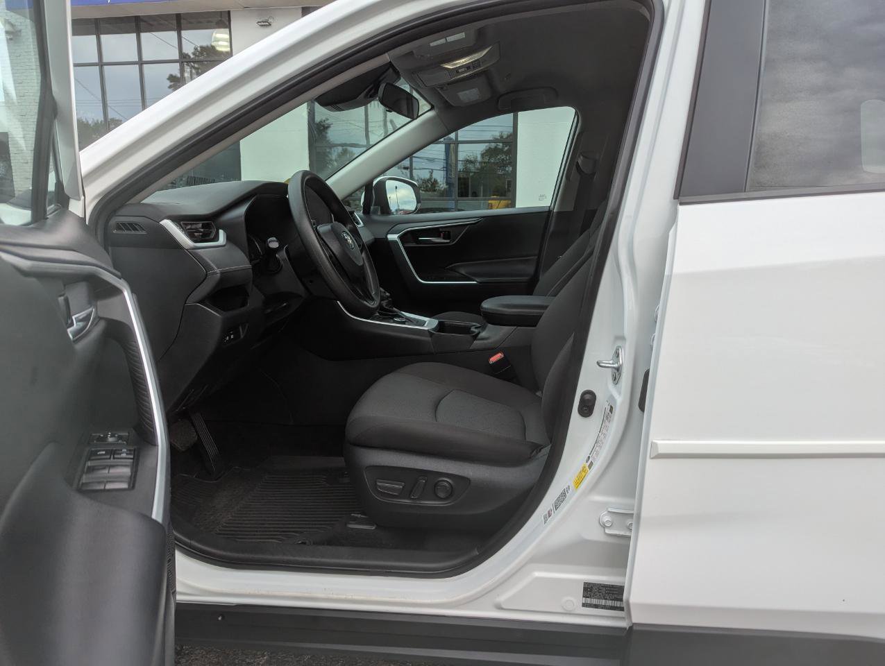 Used 2024 Toyota RAV4 XLE AWD/4WD image 11