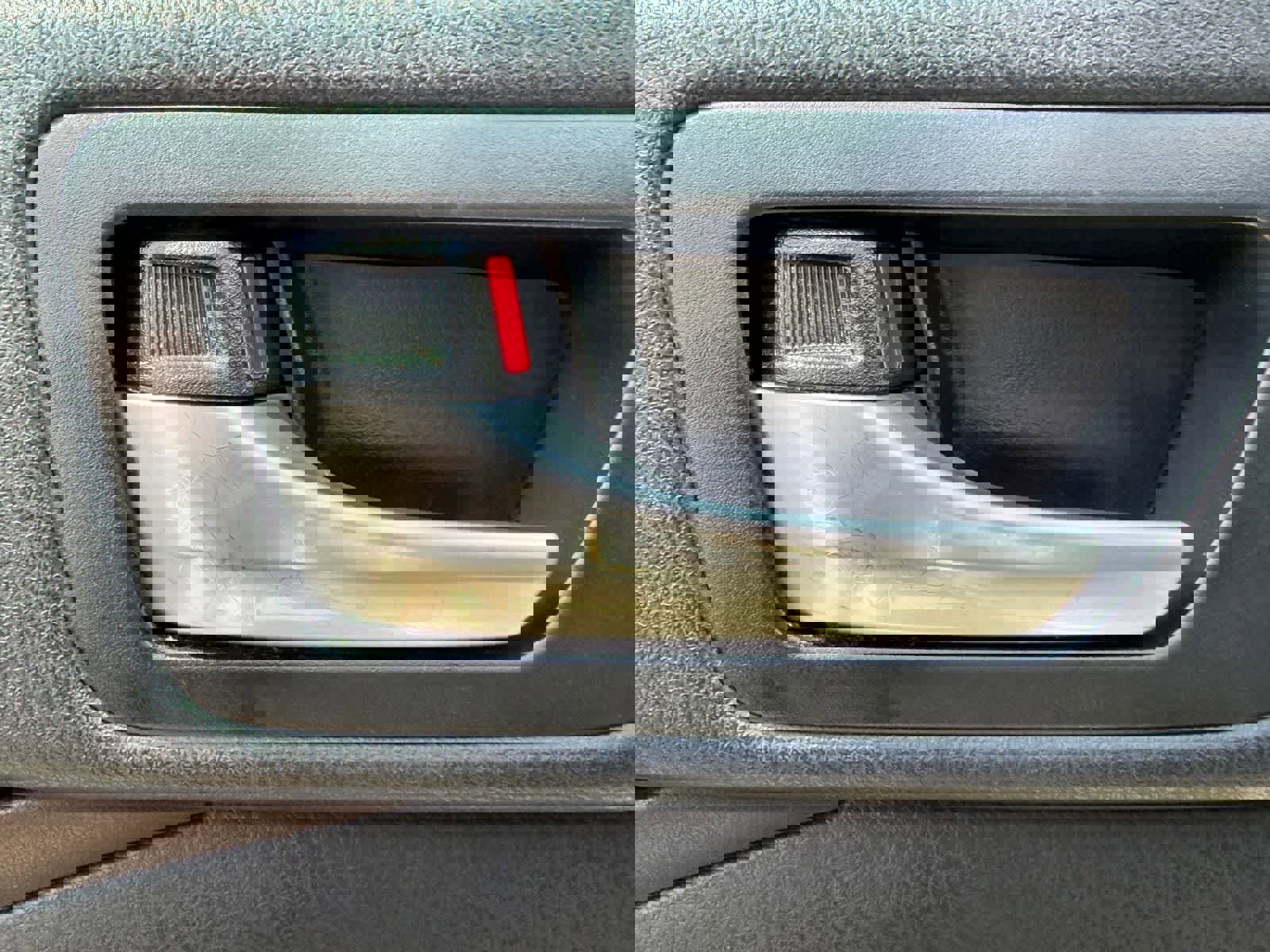 Used 2017 Toyota Highlander XLE FWD image 9